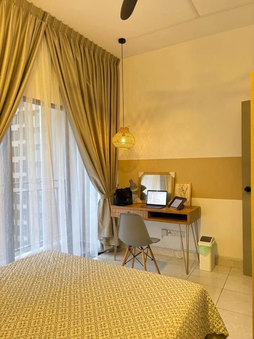 YC阳台房800?包水电Wifi