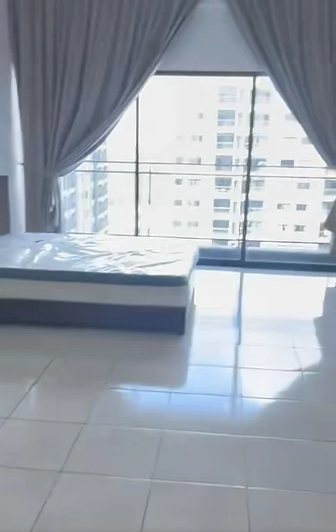 YC studio C-34-13 随时入住 1500🐴/月