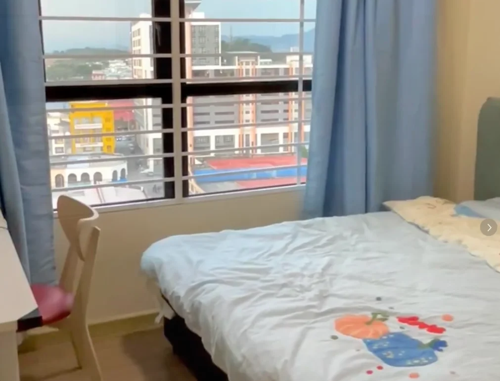 转租T4，  7.31-9.25， 限女生 提供电磁炉和落地晾衣架