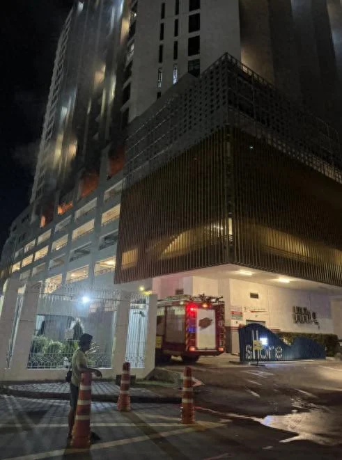 马来西亚一酒店凌晨突发火灾!中国游客惊险逃生:抱起孩子拿着湿毛巾冲下楼