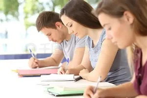 课堂记录与笔记技巧：别让“听了就忘”拖累你的成绩