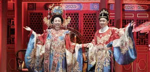 南洋一抹中国红 : 50岁的马来西亚华人姐姐举办明制婚礼破1亿播放！